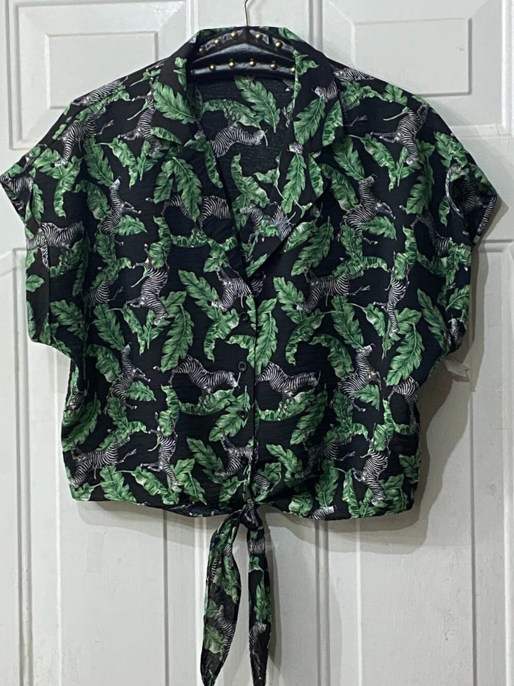 Milk & Honey Sz XL Blouse Drop Button Up Cap Sleeve Tie Front Zebra Leaf